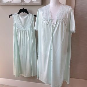 NWT Violette Night Gown Set